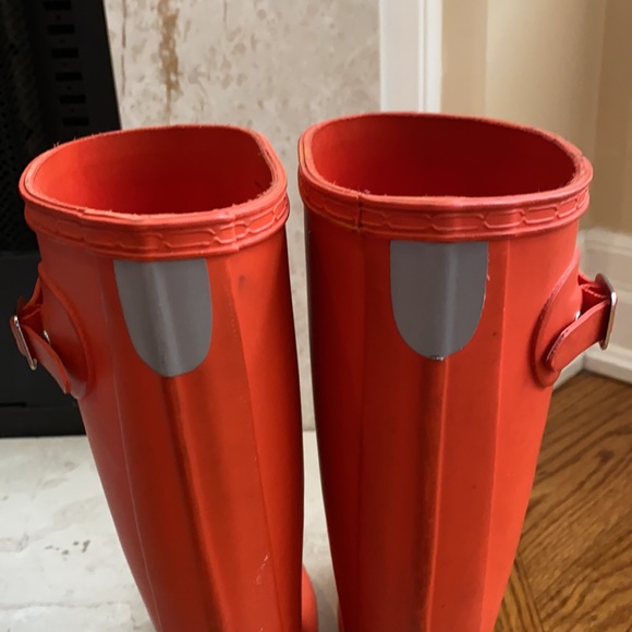 ⭕️Sold⭕️Hunter boots in orange - Picture 6 of 8